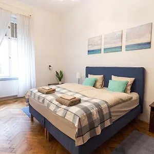  Apartment Beautiful Spacious Three-Room Suite Close To Buda Castle