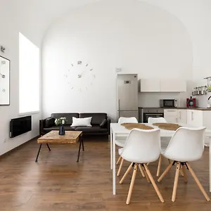  Apartment B17 Bajcsy